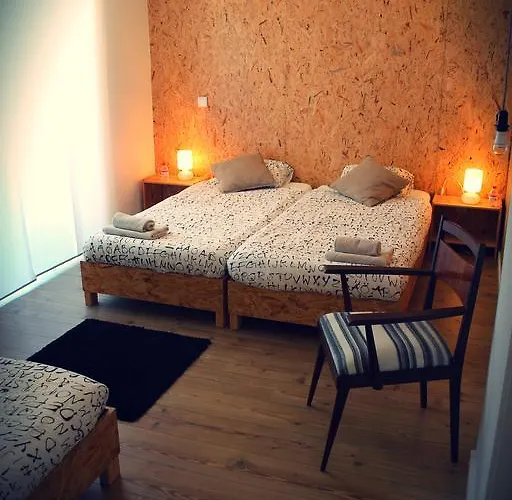 Nineteen Apartment *