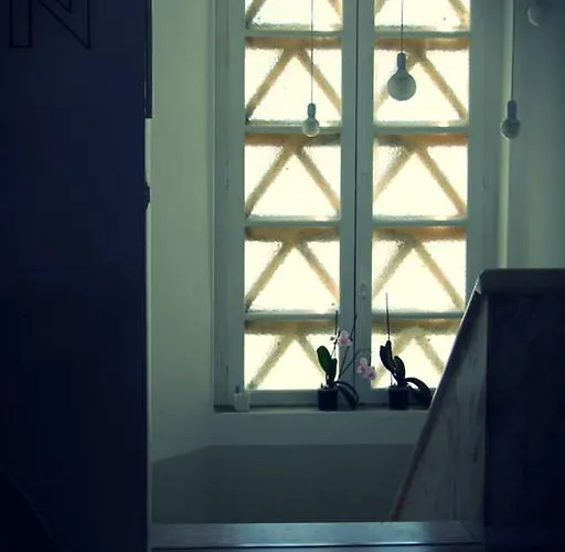 Nineteen Apartment *